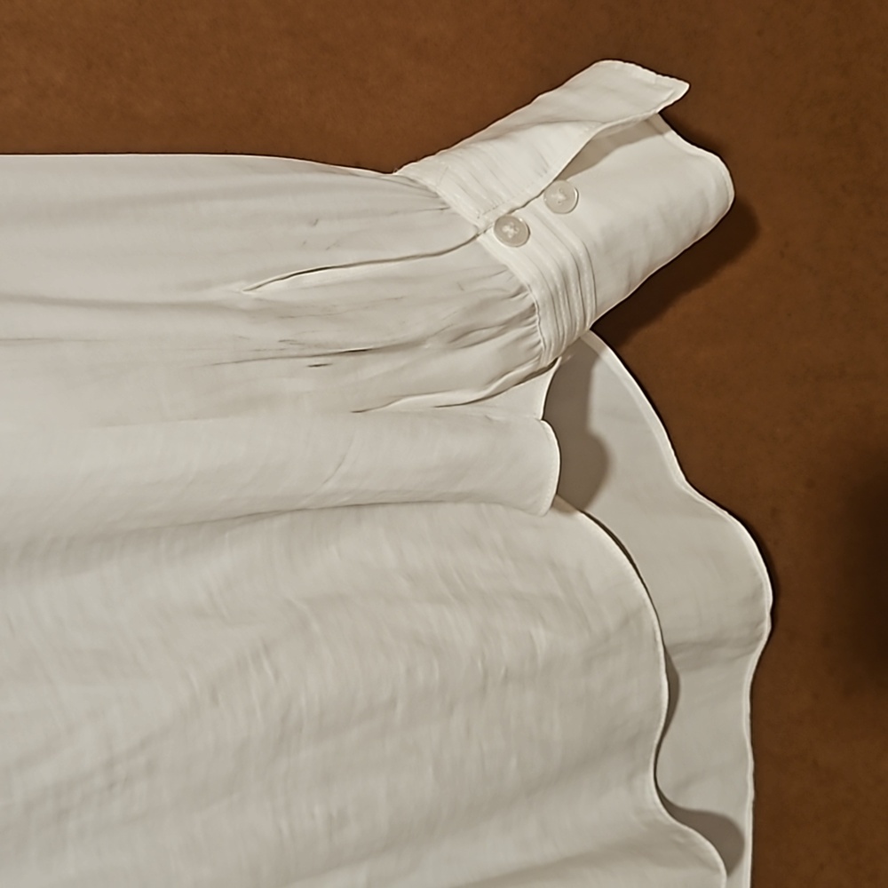 H by Halston white flowy blouse long sleeve button cuff pleated detail Sm petite - Picture 6 of 6